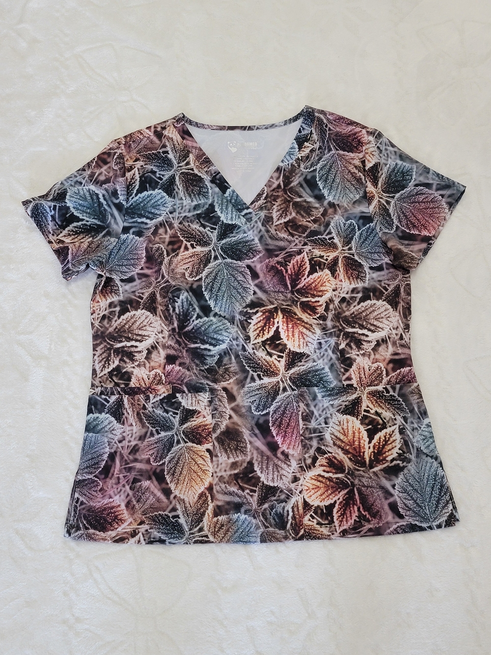 autumnal frosted leaf and foliage pattern Scrub Top